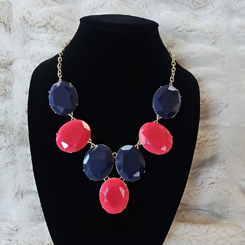 Elegant Blue and Pink Statement Necklace